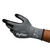HyFlex 11-571, Cut Resistant Gloves, Size 7, 144 Pair per Case redirect to product page