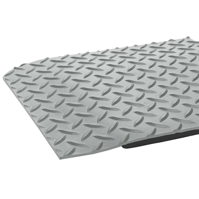 Anti-Fatigue Industrial Deck Plate Ultra MAT, 3'x12', Gray, 1/Case
