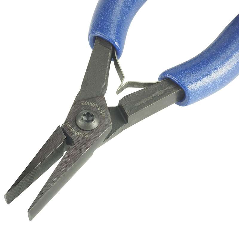Large Flat Nose #0 Plier with Serrated Jaw and Ergonomic Handle